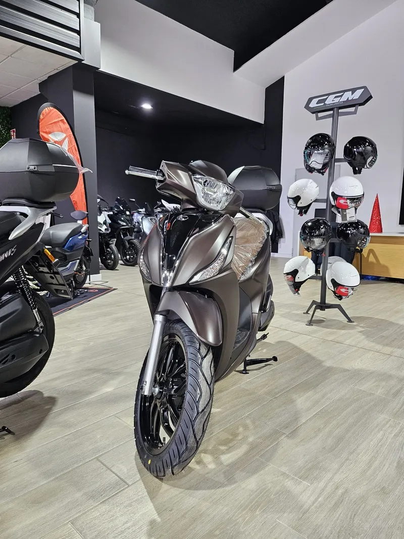 KYMCO YADEA MÁLAGA (2)