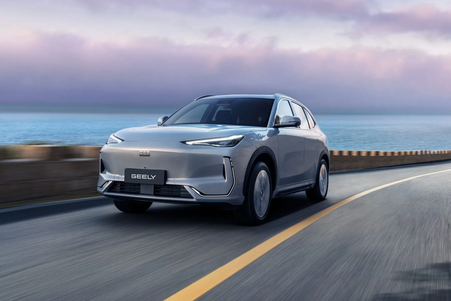 Plan Auto+ Málaga Geely E5, compacto 100 % eléctrico, práctico para moverse por la ciudad, con 5 plazas y etiqueta CERO.
